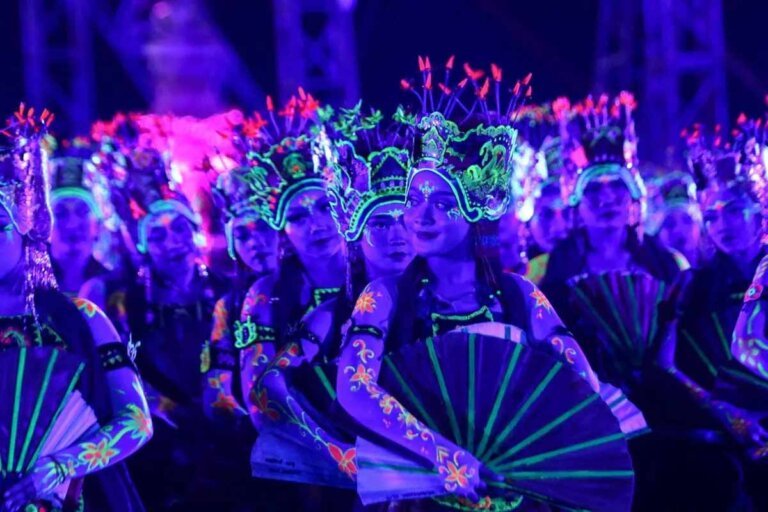 Kemeriahan Gandrung Sewu Banyuwangi Pikat Ribuan Warga