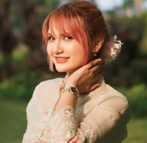 Dukung Putrinya Cari Kerja Secara Mandiri, Natalie Sarah Bangga Nadiva Maureen Lulus Sarjana
